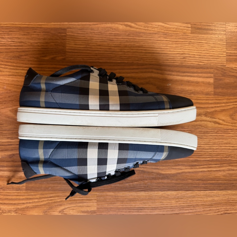 Burberry blue stripe sneakers fits US 11-11.5